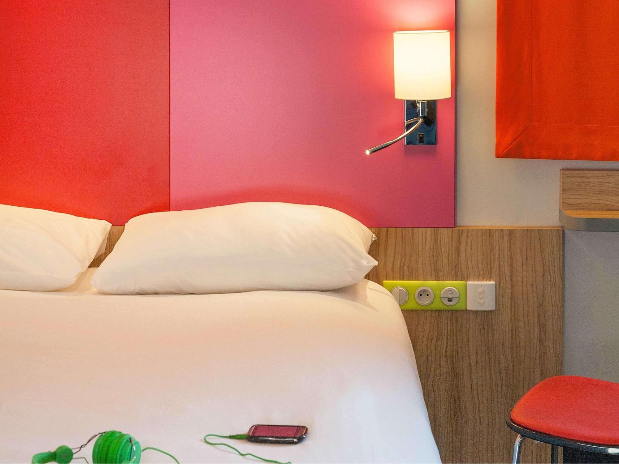 Ibis Styles Romans-Valence Gare Tgv Alixan Exterior foto