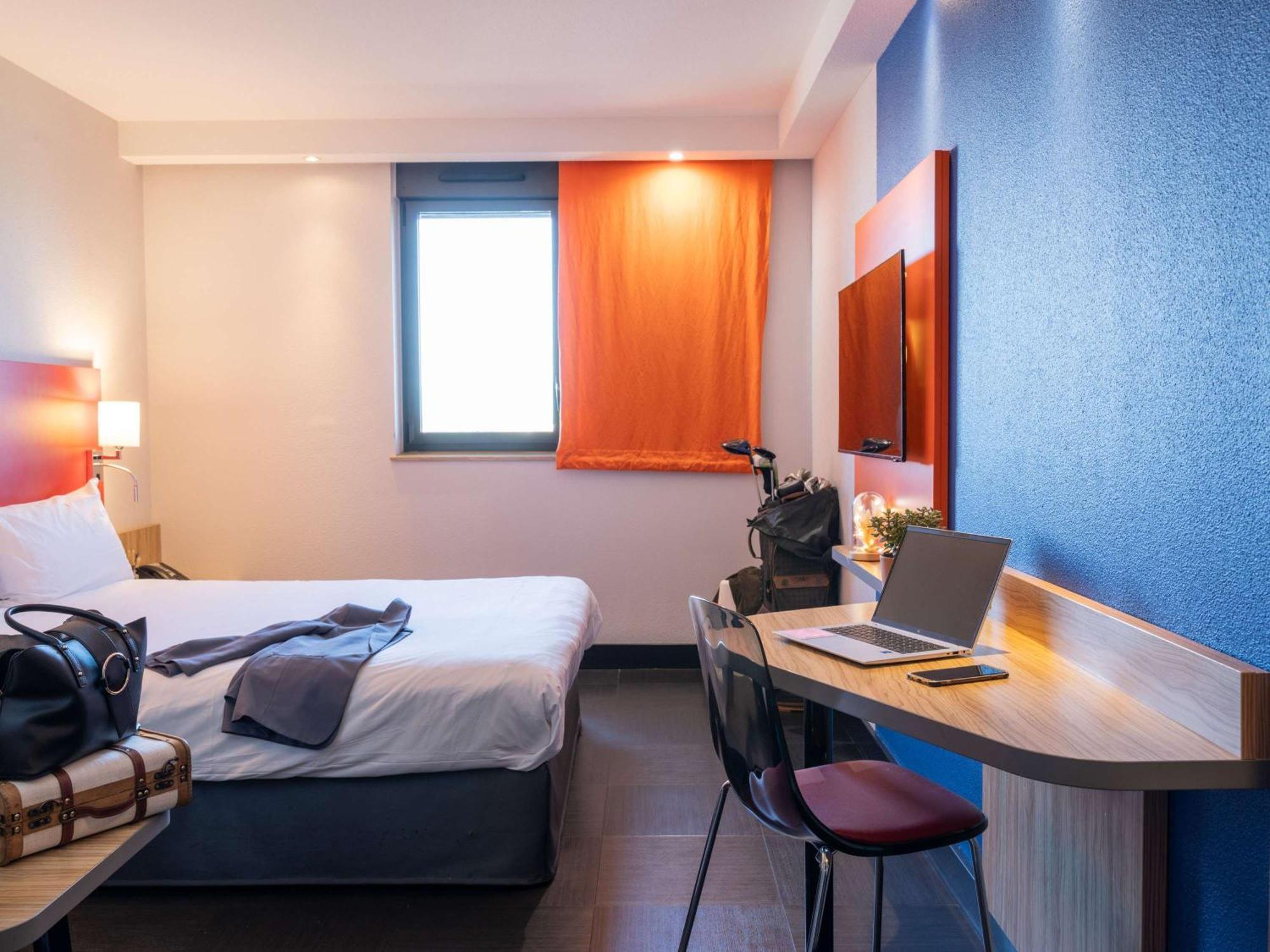 Ibis Styles Romans-Valence Gare Tgv Alixan Exterior foto
