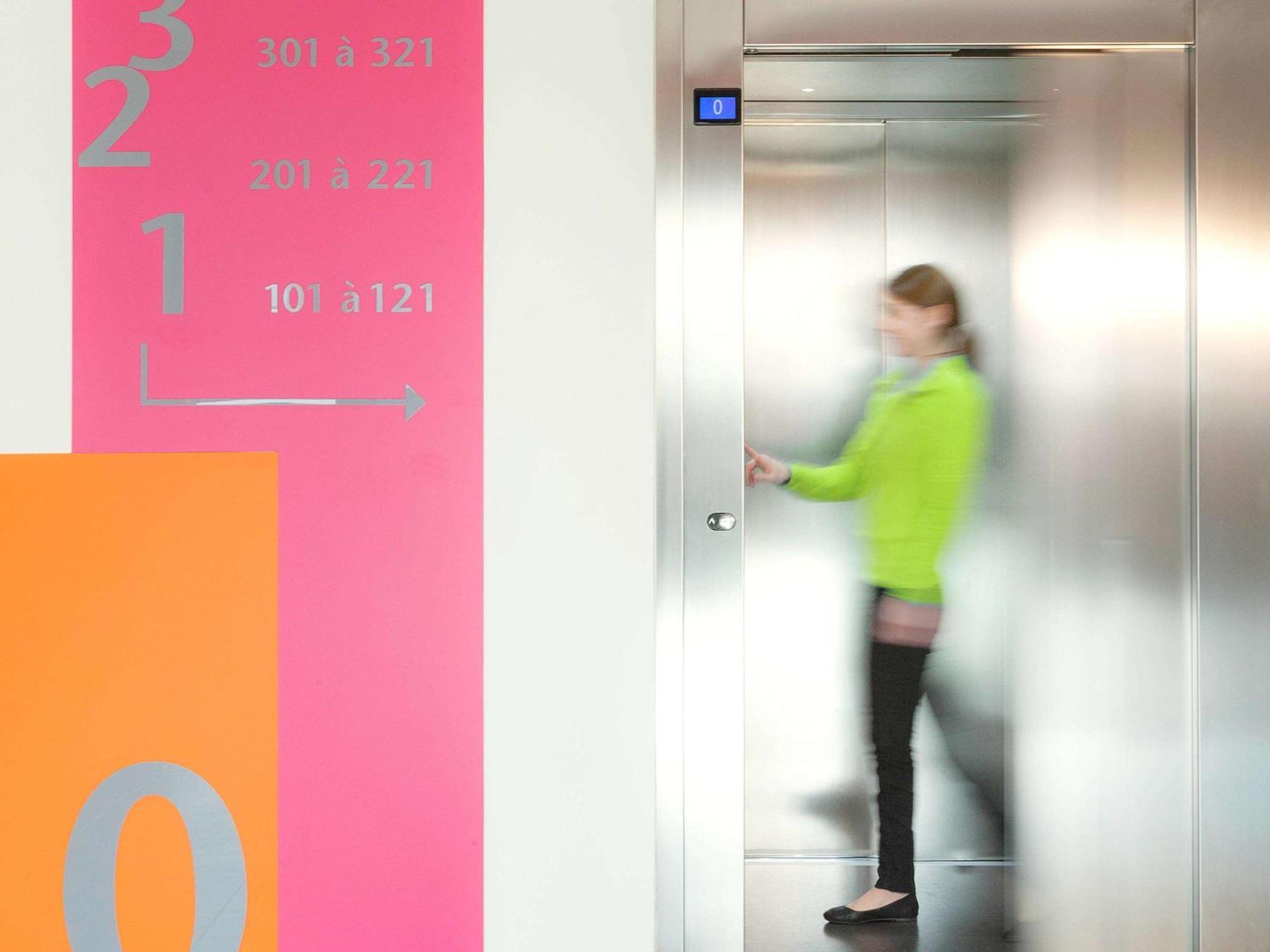 Ibis Styles Romans-Valence Gare Tgv Alixan Exterior foto