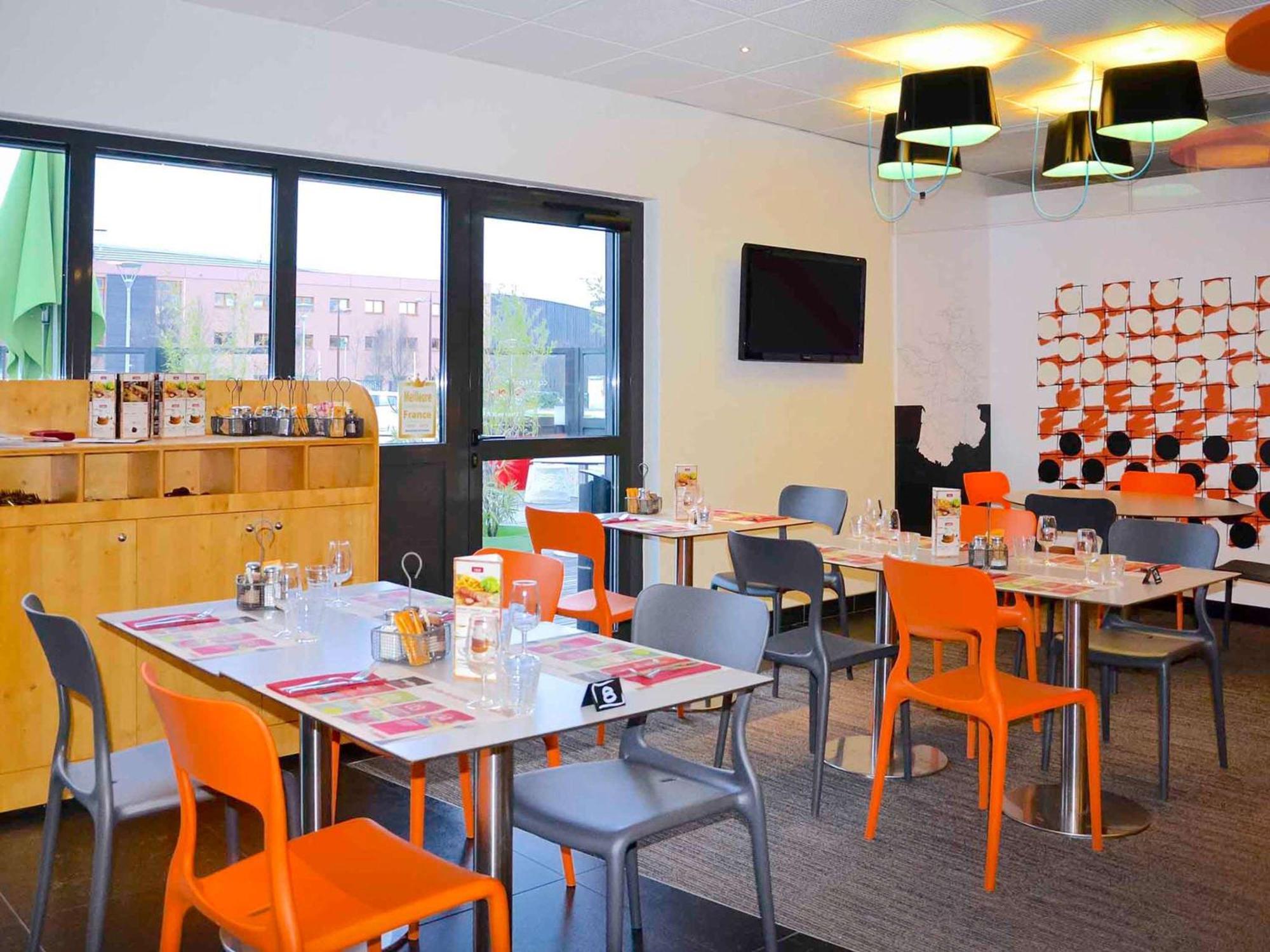 Ibis Styles Romans-Valence Gare Tgv Alixan Exterior foto