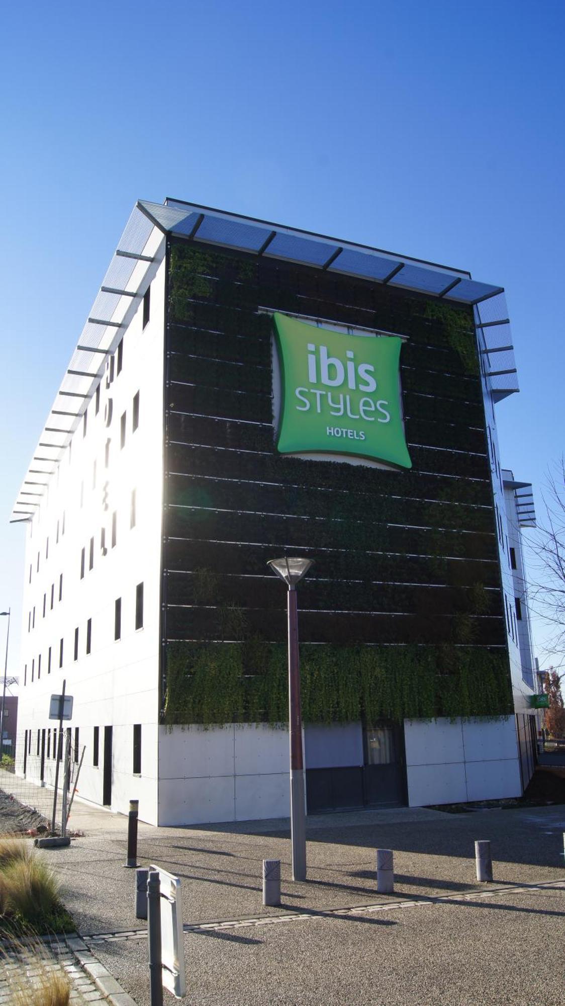 Ibis Styles Romans-Valence Gare Tgv Alixan Exterior foto
