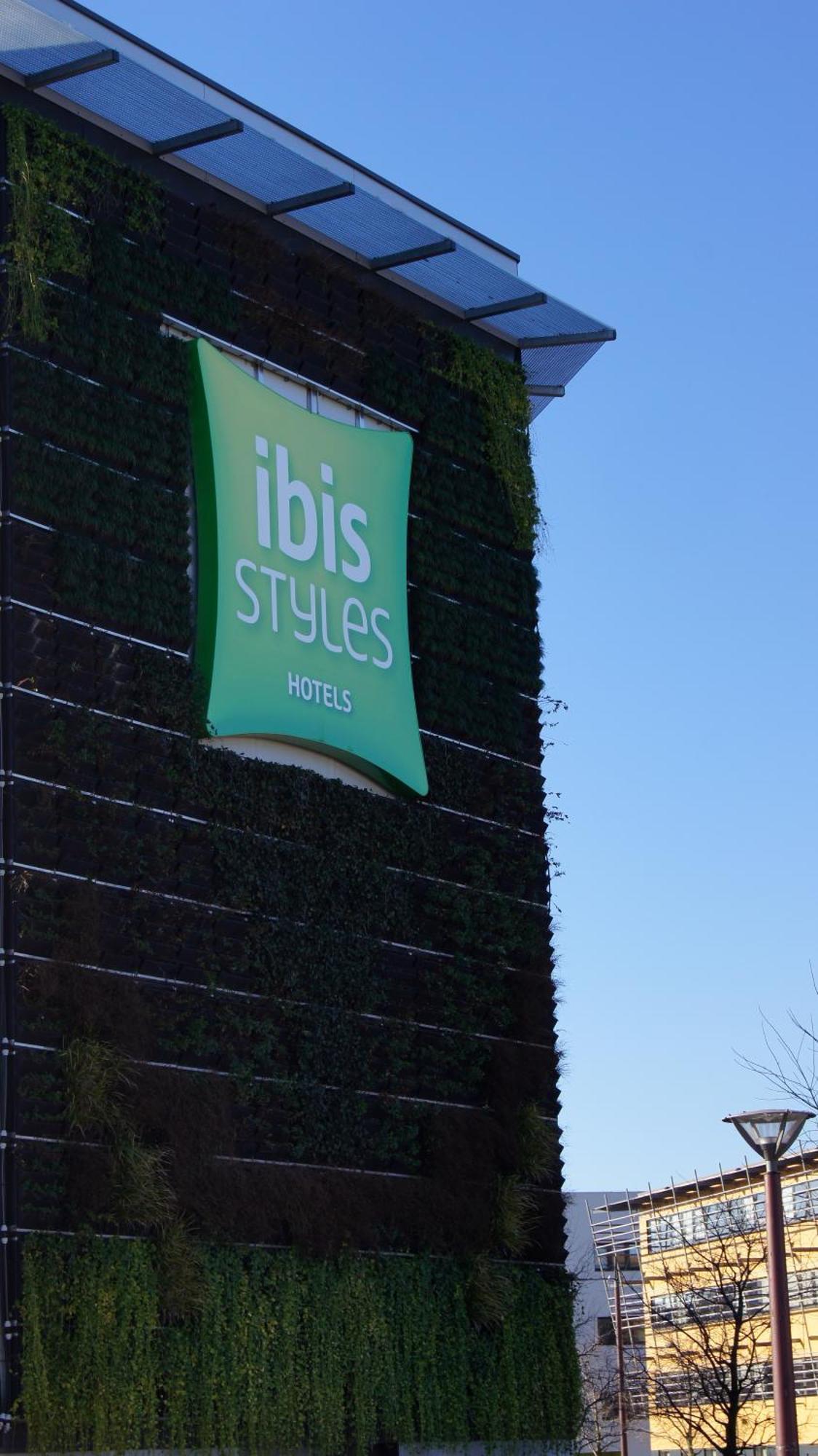 Ibis Styles Romans-Valence Gare Tgv Alixan Exterior foto