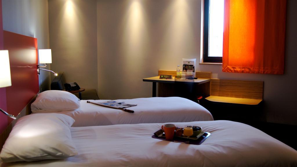 Ibis Styles Romans-Valence Gare Tgv Alixan Exterior foto