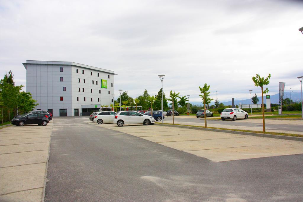 Ibis Styles Romans-Valence Gare Tgv Alixan Exterior foto