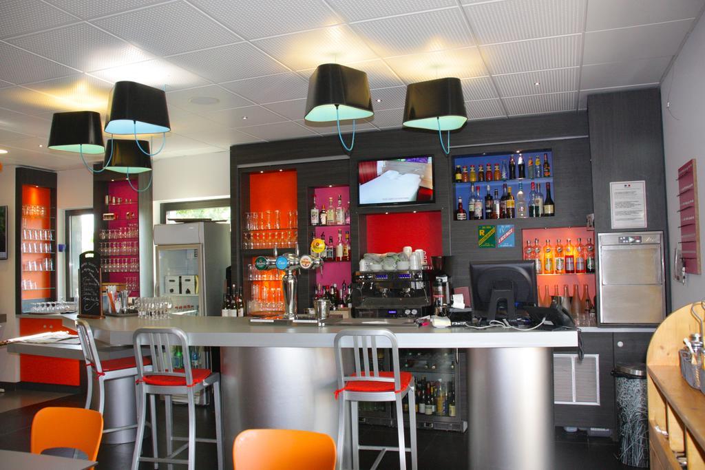 Ibis Styles Romans-Valence Gare Tgv Alixan Exterior foto
